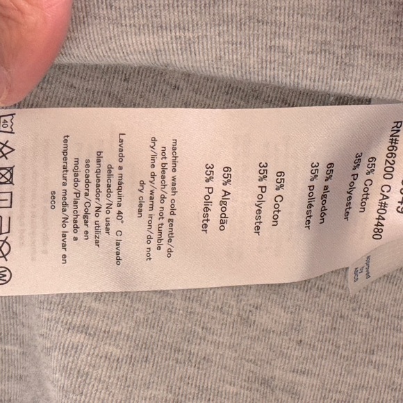 ASICS Athletic full zip up long sleeve top with pockets.
EUC Size Medium - Picture 2 of 14